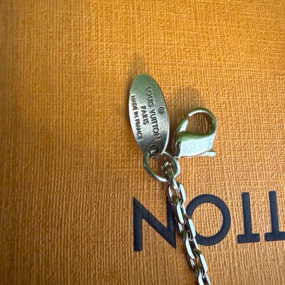 Louis Vuitton Silver With Black&Silver Gamble Charm Bracelet - Picture 15 of 15